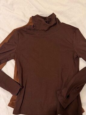 Bundle - Brown turtleneck tops